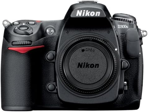 Цифров slr фотоапарат Nikon D300s с резолюция от 12,3 Mp CMOS с обектив AF-S DX NIKKOR 18-200 mm f/3,5-5,6 G ED VR II