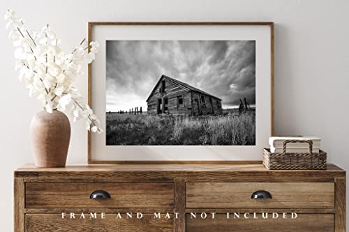 Печат на снимки в селски стил (без рамка) Черно-бяла фотография на Стара Изоставена господарска къща Под грозовым небе на Великите равнини