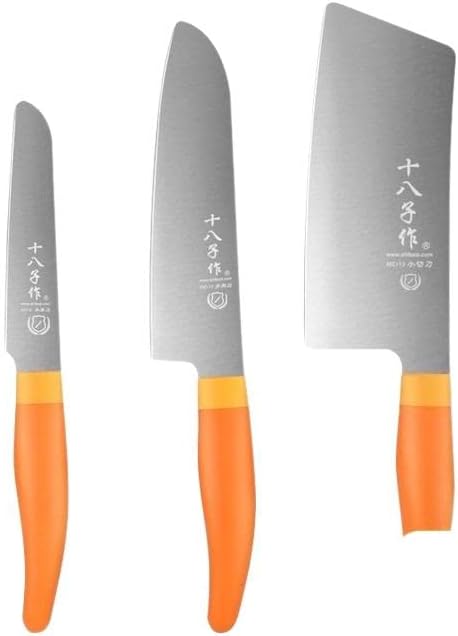 Авторът използва кухненски нож от неръждаема стомана за нарязване на зеленчуци, ножове за нарязване на филийки и плодови ножове за допълнително питания作水水水果刀??