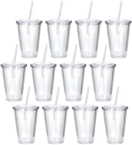 обемна чаши с капаци и соломинкой, прозрачни чаши с капак и соломинкой, прозрачни чаши с капак и сламена маса, прозрачни чаши