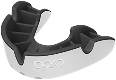 Устата охрана за възрастни и младежките спортове OPRO Silver Level, защита на венците с революционна технология на монтаж за хокей на лед, лакросса, ръгби, MMA, бокс и други с?