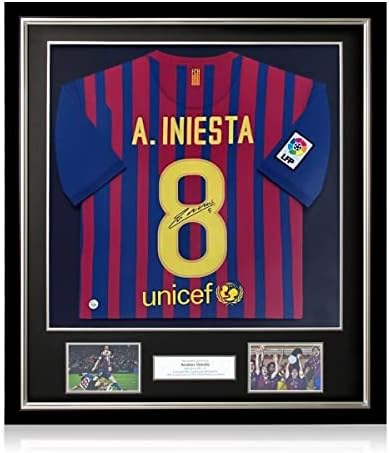 Изключително сувенири: Андрес Иниеста е подписал футболната фланелка Барселона 2011/12. Луксозна Рамка